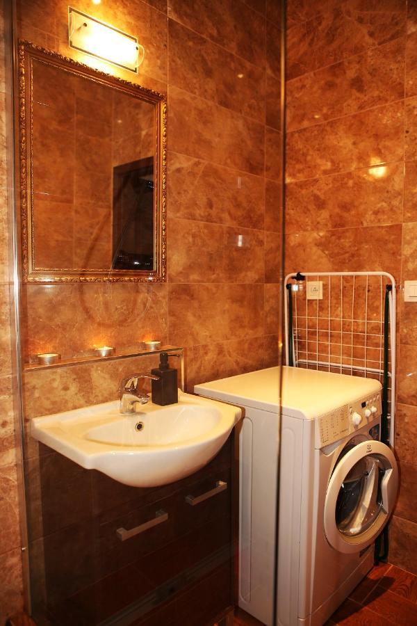 City Center Apartment In Middle Of Μπρατισλάβα Εξωτερικό φωτογραφία